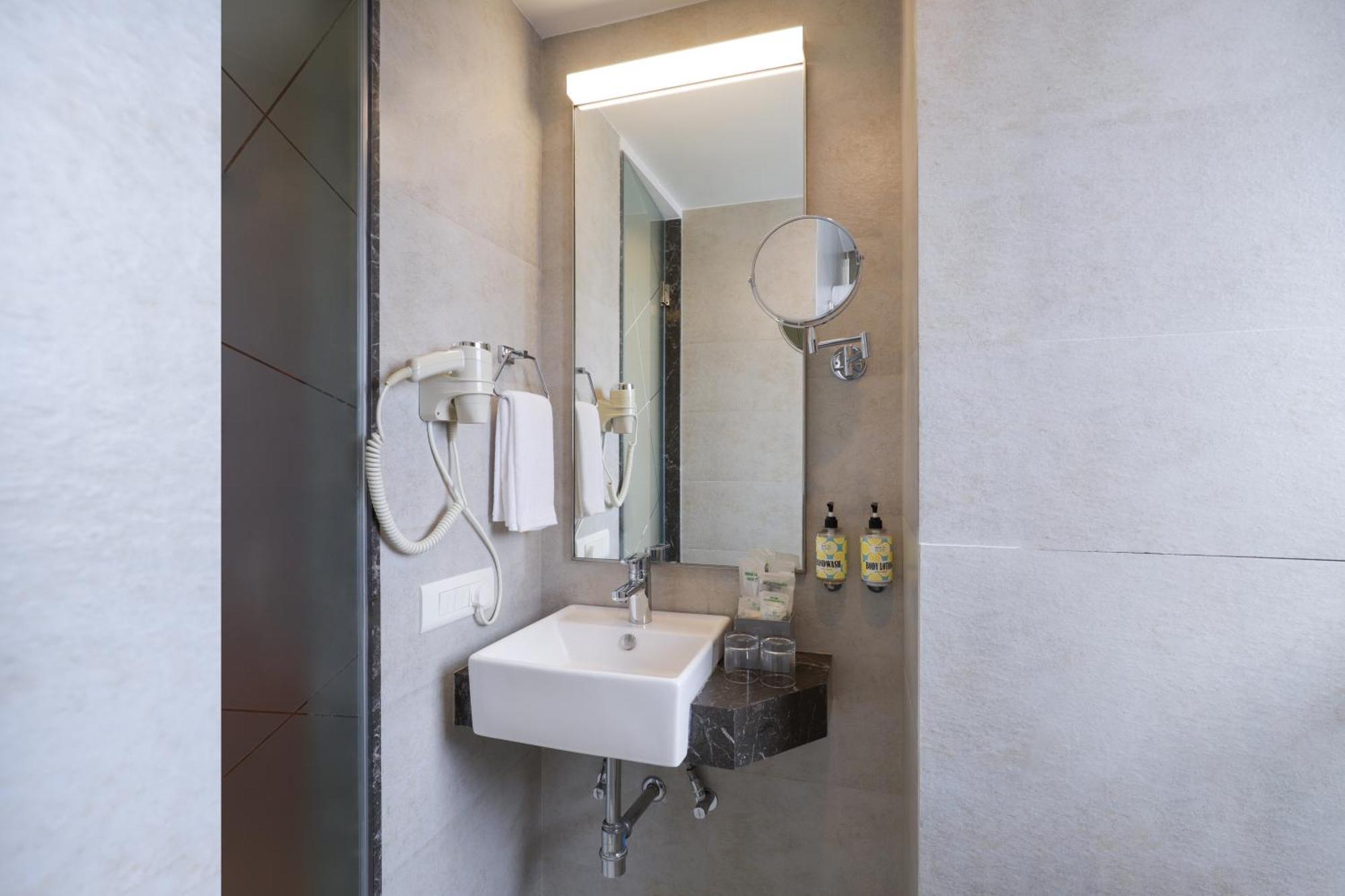 Lemon Tree Hotel, Kalina Bkc, Mumbai Dış mekan fotoğraf